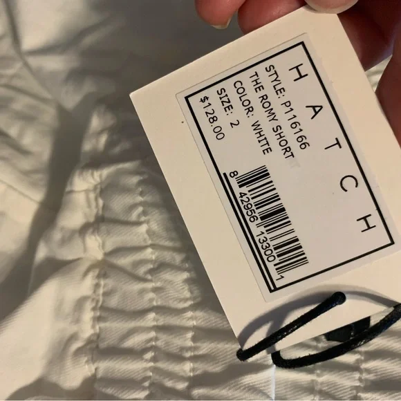 🆕 NWT hatch maternity romy white shorts 2 medium